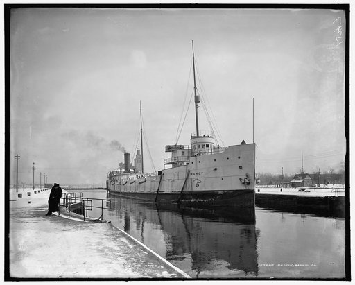 Str. Muncy passing the locks, Sault Ste. Marie