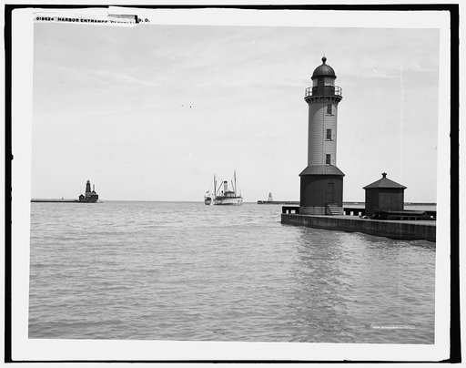 Harbor entrance, Cleveland, O[hio