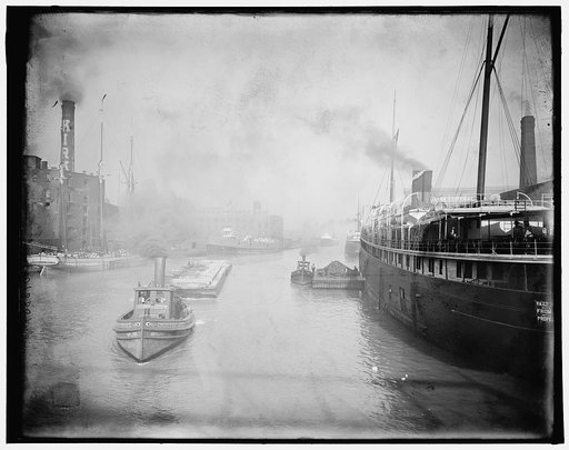 Chicago River east from Rush St. Bridge, Chicago, Ill.