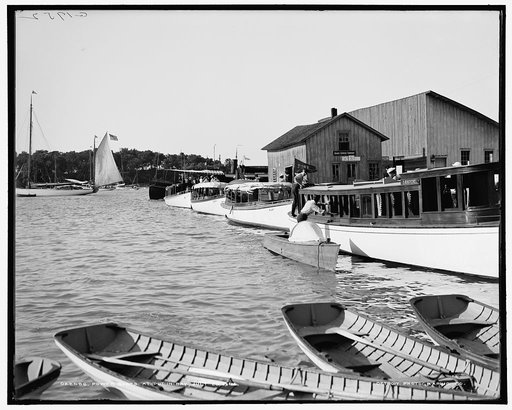 Power boats at Put-in-Bay
