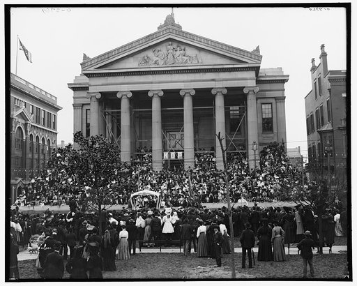 Rex receiving the key at City Hall, Mardi Gras day, New Orleans, La.