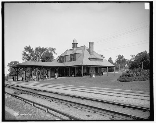 D. & H.R.R. [Delaware & Hudson Railroad] station, Hotel Champlain, N.Y.
