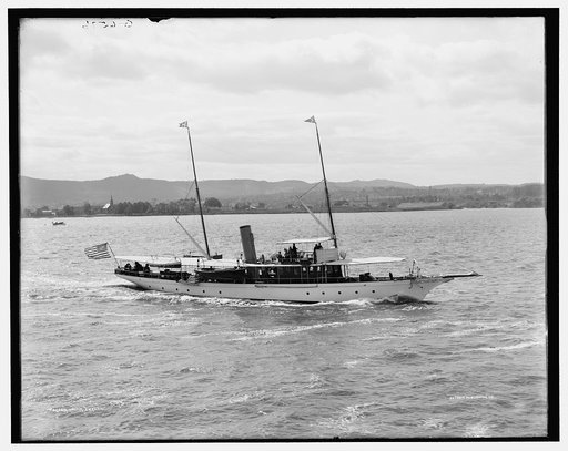 Yacht Evelyn