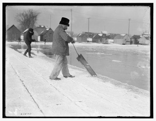 Ice harvesting, sawing