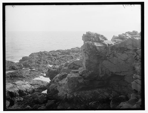 Devil's fireplace and kitchen, York Beach, Me.