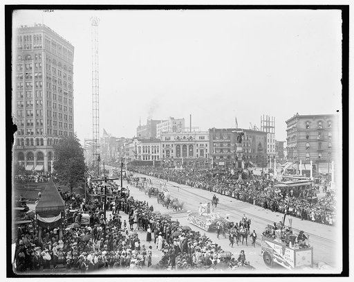 Floats in civic & industrial parade, Detroit bi-centenary celebration