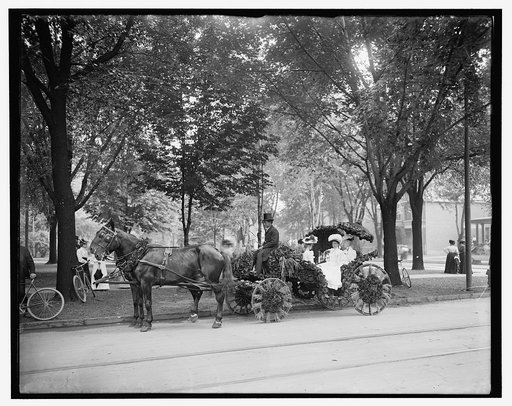 Bi-centenary celebration, floral parade, carriage of Mrs. D.G. Swift, Detroit, Mich.