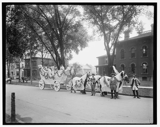 Bi-centenary celebration, floral parade, Freeman, Delameter Co. float, Detroit, Mich.