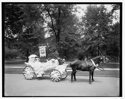 Bi-centenary celebration, floral parade, Ladies from Holy Parish Redeemer, Detroit, Mich.