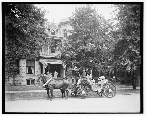 Bi-centenary celebration, floral parade, carriage of Mrs. S.M. Dudley, Detroit, Mich.