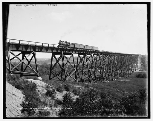 C. & N.W. Ry. [Chicago & North Western Railway], steel viaduct over Des Moines River, Iowa