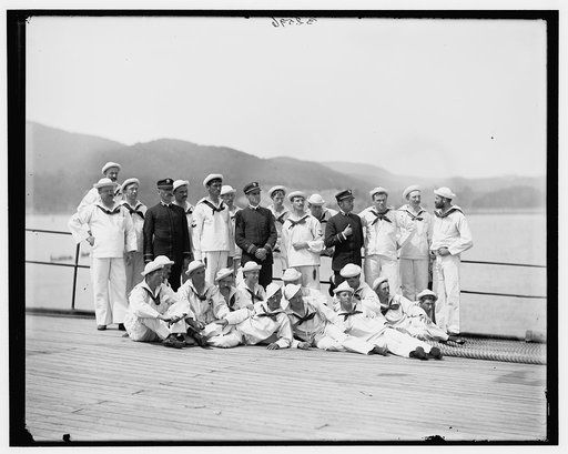 Group of New York naval reserves