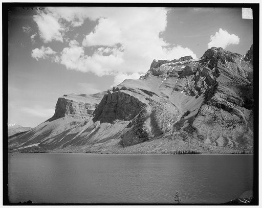 Lake Minnewanka, Alberta, Canada