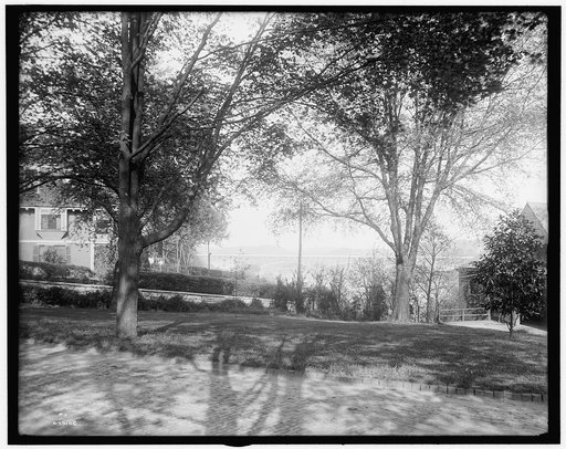 Glimpse of river from Hill Avenue, Knoxville, Tenn.