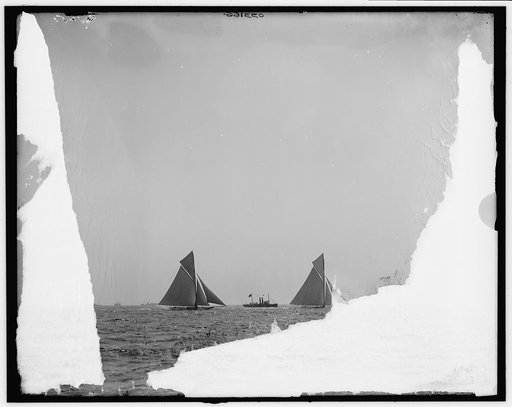 Reliance and Shamrock III maneuvering for the start