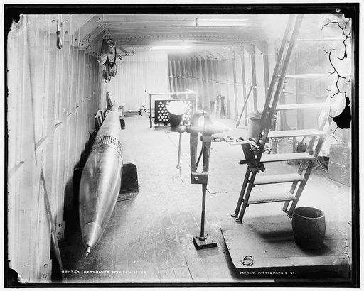 Destroyer between decks