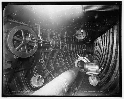 Destroyer, torpedo tube