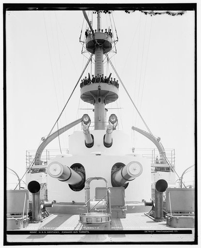 U.S.S. Kentucky, forward gun turrets