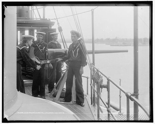 U.S.S. Massachusetts, 6 pounder and crew