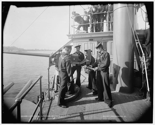 U.S.S. Oregon, 6-pounder and crew