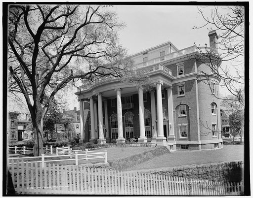 The Colony, Yale College
