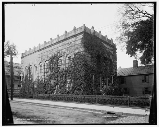 Scroll and Key fraternity house, Yale College