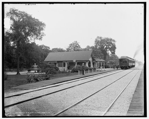 C. & N.W. Ry. [i.e. Chicago & North Western Railway] station, Kenilworth, Ill.