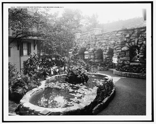 Porte cochere and fountain, Lake Mohonk [Mountain] House, N.Y.
