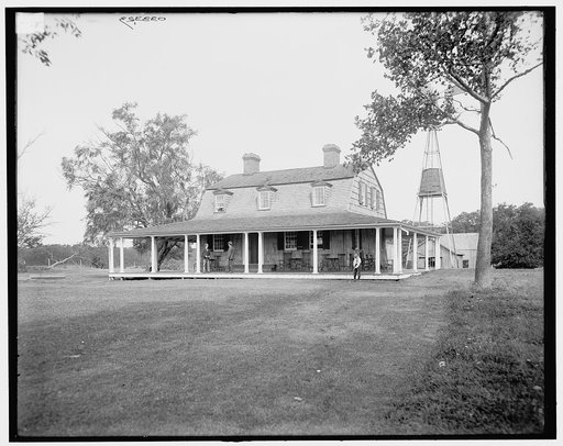 At the golf links club house, (Manhanset House), Shelter Island, N.Y.