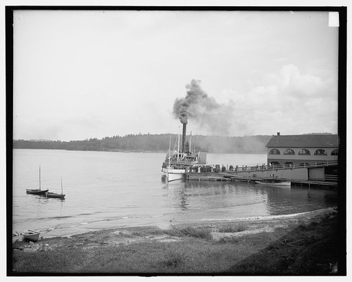 Steamer at wharf at Weirs, Lake Winnipesaukee, N.H.