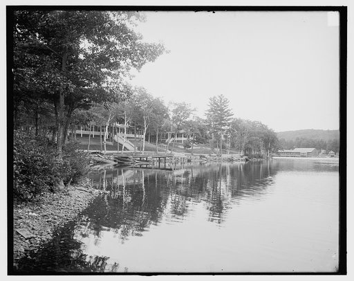 Oak Birch Inn and bungalows at Alton Bay, Lake Winnipesaukee, N.H.