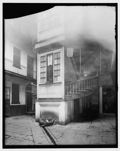 Court & stairway, old Orleans hotel, New Orleans, La.
