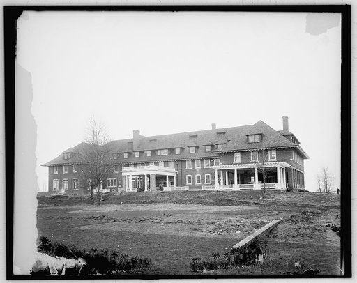 Grosse Pointe country club, Detroit, Mich.