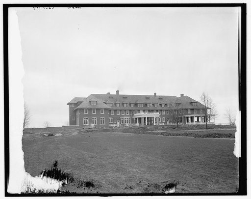 Grosse Pointe country club, Detroit, Mich.