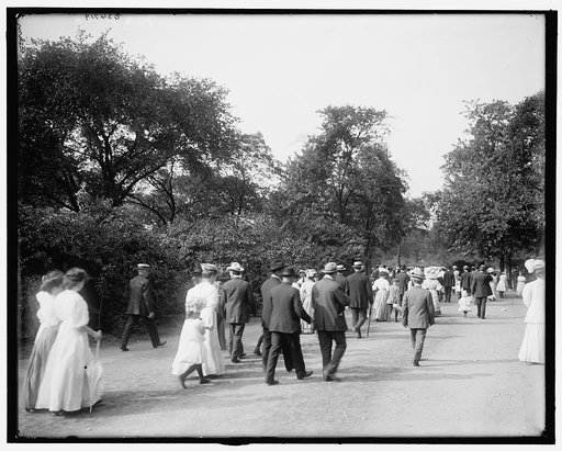 Entrance to Lincoln Park from North Avenue & Clark Street, Chicago, Ill.