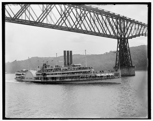 Str. New York under Poughkeepsie Bridge, Hudson River, N.Y.