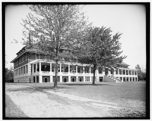 Country club house, Detroit, Mich.