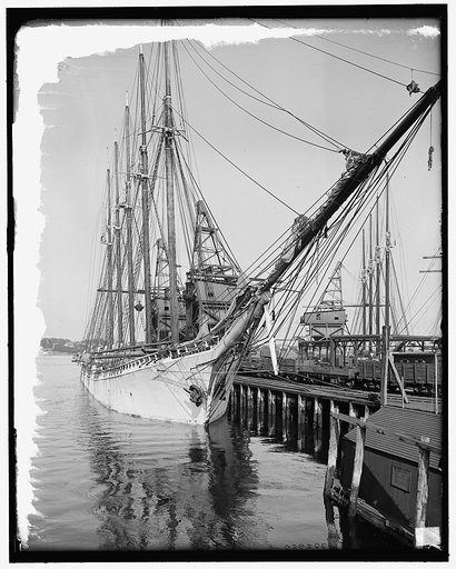 Schooner Paul Palmer unloading coal, Portsmouth, N.H.