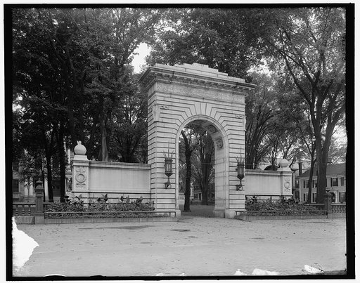 Memorial arch, Concord, N.H.