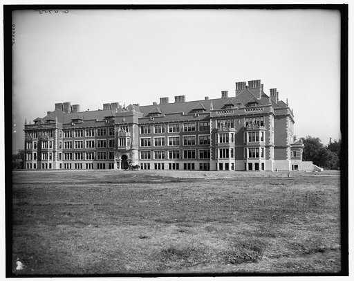 University of Minnesota, main building (Folwell Hall), Minneapolis, Minn.