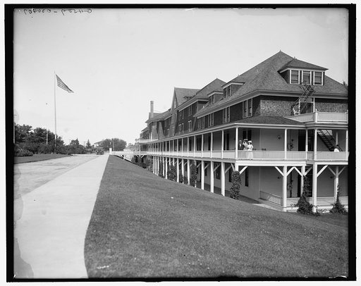 The Inn, Charlevoix, Mich.