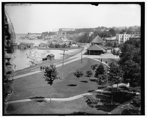 Pere Marquette (Railroad) Park and station, Petoskey, Mich.