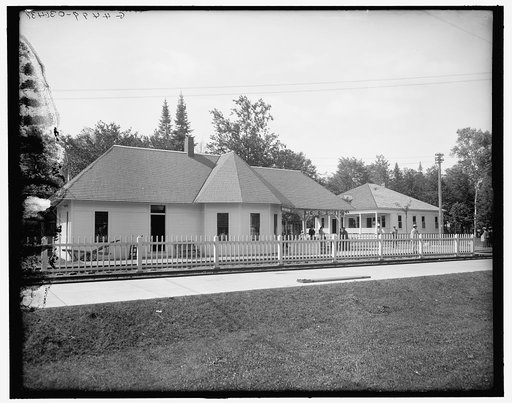 Suburban station, We-que-ton-sing, Mich.