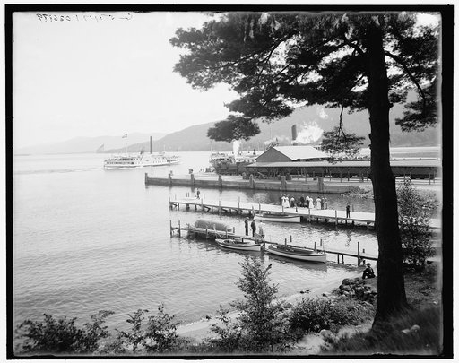 Departing steamer, Fort William Henry Hotel, Lake George, N.Y.