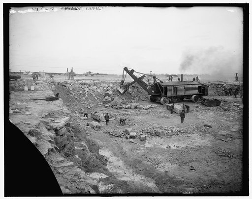 Steam shovel & corner of excavated area, Livingstone Channel, Mich.