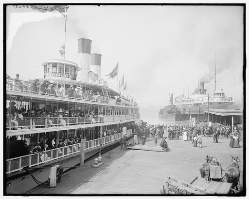 White Star Line dock (Parke Davis Excursion), Detroit, Mich.