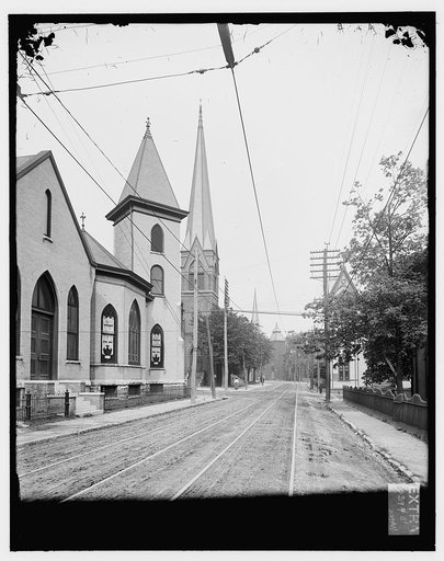 Broadway & Fifth Avenue, looking east, Knoxville, Tenn.