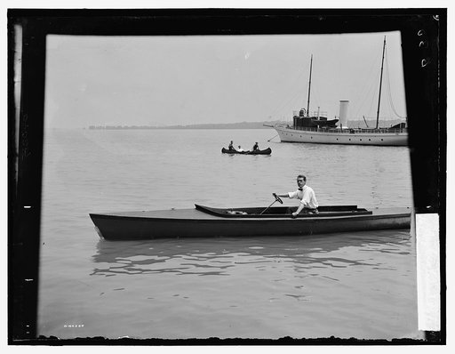 Bayless launch, [possibly Detroit Motor Boat Club, Detroit, Mich.
