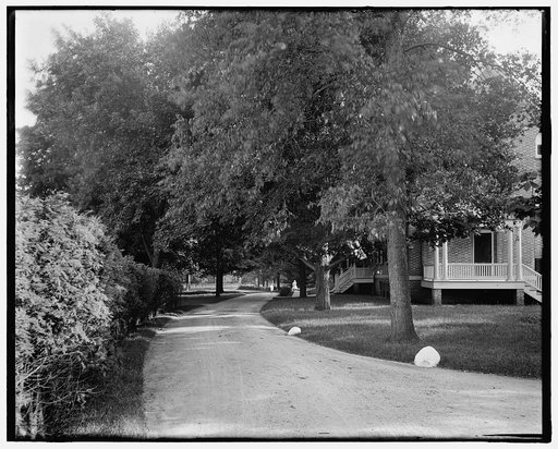 Lake Forest residence of Hugh R. McCullough, exterior