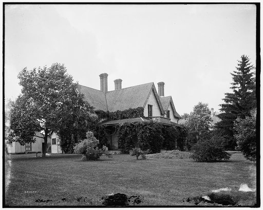 A Home on Grosse Isle